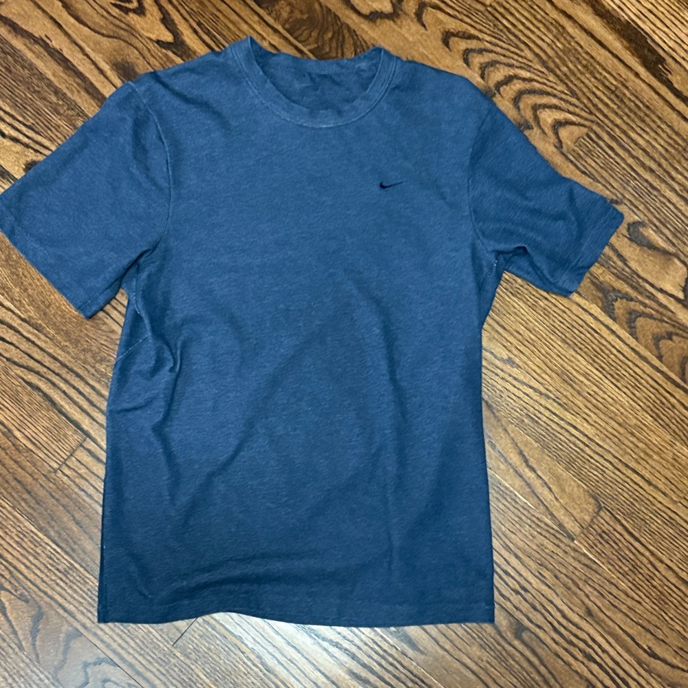 Nike Men's Dark Blue Short Sleeve Tee